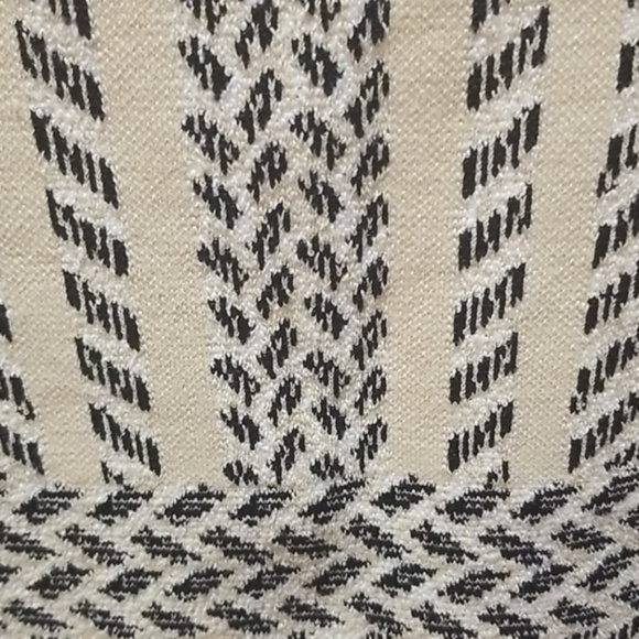 SUPER CUTE BCBG MAXAZRIA DRESS - Picture 7 of 8